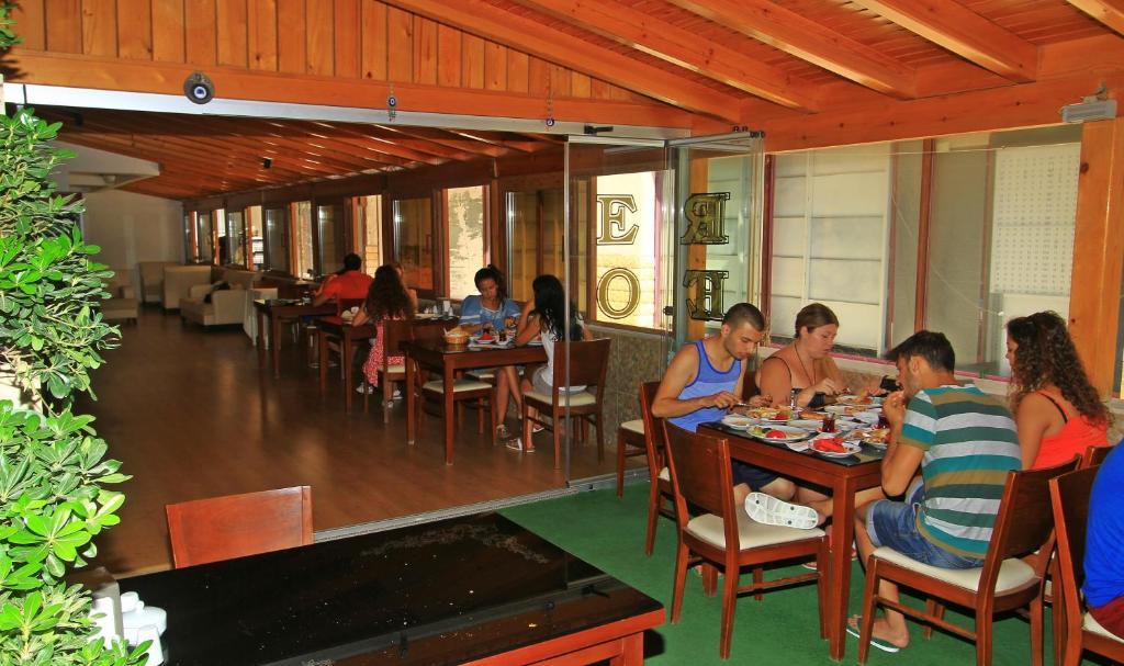 Koz Eren Otel Çeşme Eksteriør bilde